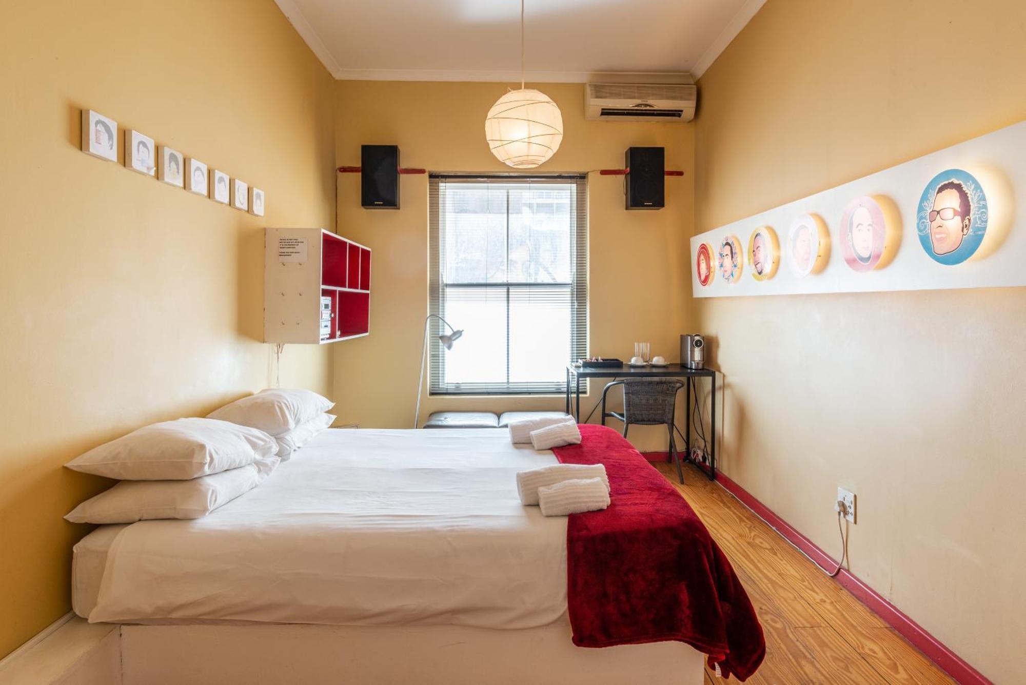 Daddy Long Legs Art Hotel Cape Town Exterior photo