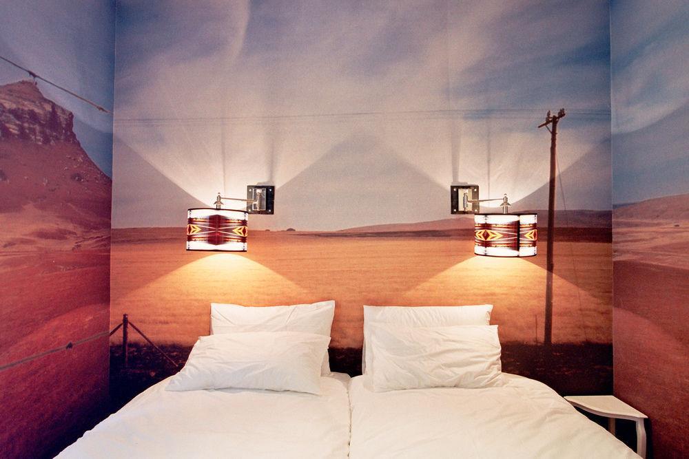 Daddy Long Legs Art Hotel Cape Town Exterior photo
