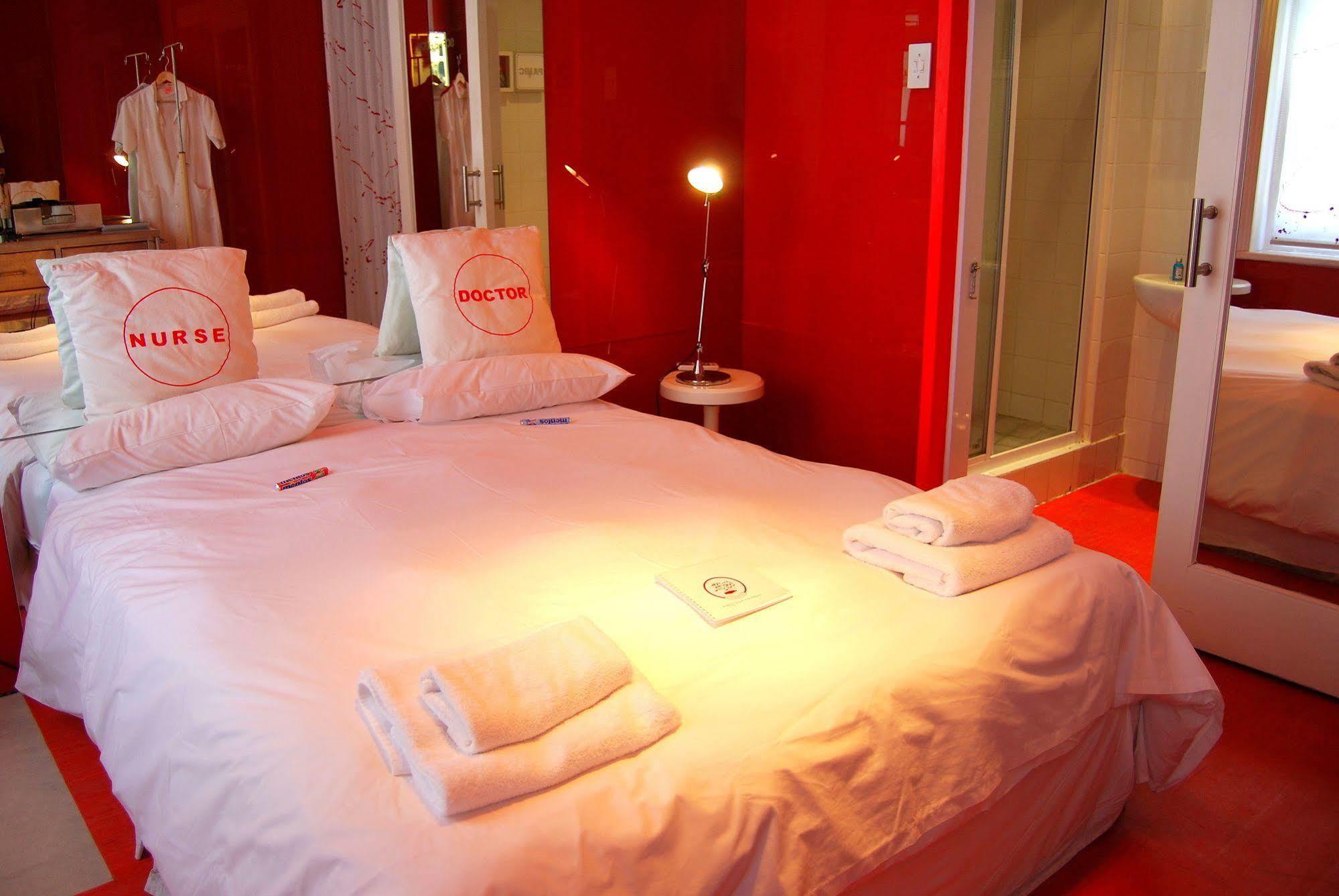 Daddy Long Legs Art Hotel Cape Town Exterior photo
