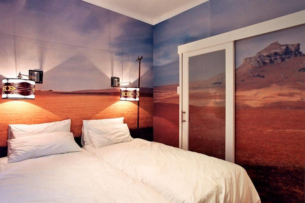 Daddy Long Legs Art Hotel Cape Town Exterior photo